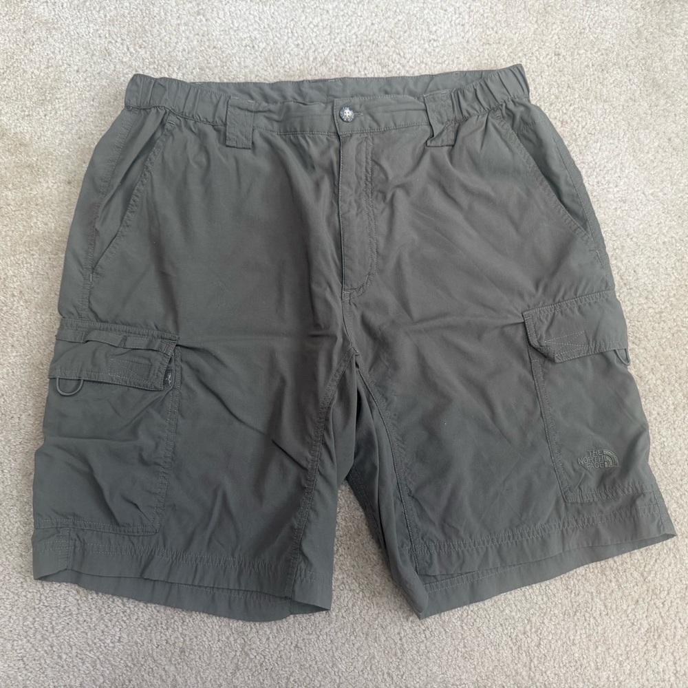 The North Face Men's Sz L Dark Olive Cargo Shorts